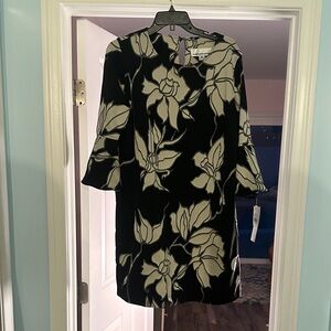 Caroline Rose Floral Black and White Dress NWT Bell sleeve